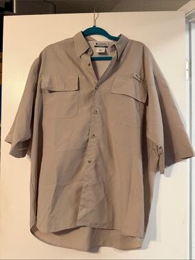 Columbia Men's Medium Fishing Outdoor Short Sleeve Button Front Shirt - Beige